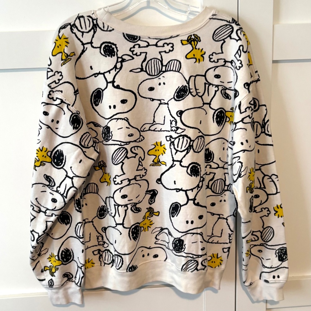 Peanuts Cream Snoopy and Woodstock Print Sweatshirt in Size L - Picture 2 of 10